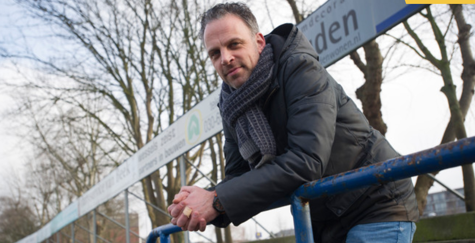 ./400 huurder Staantribune uitgelicht in het AD