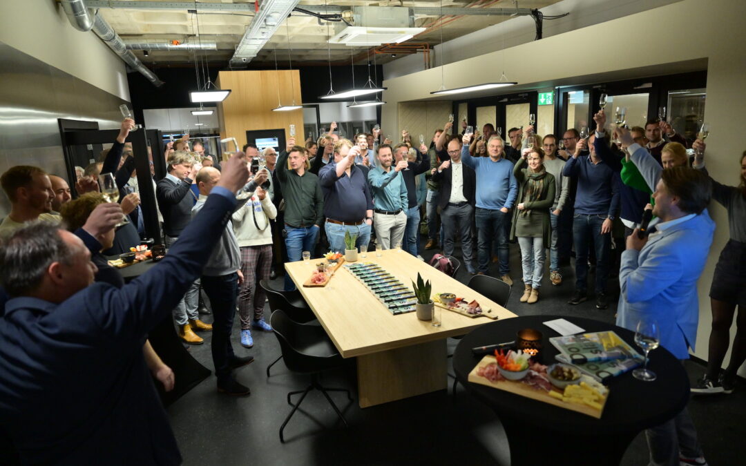 Dotslash Drommedaris geopend