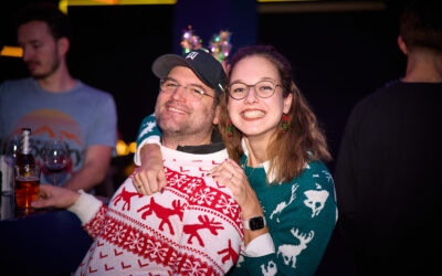 Foute kersttruien borrel (met foto’s)